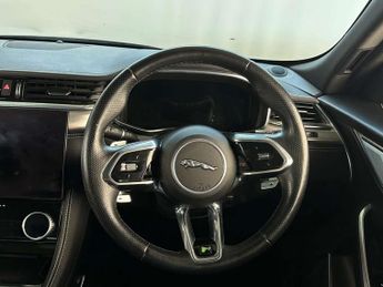 Jaguar F-PACE 2.0 P400e 17.1kWh R-Dynamic SE Auto AWD Euro 6 (s/s) 5dr