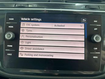 Volkswagen Tiguan 2.0 TDI R-Line Tech DSG Euro 6 (s/s) 5dr
