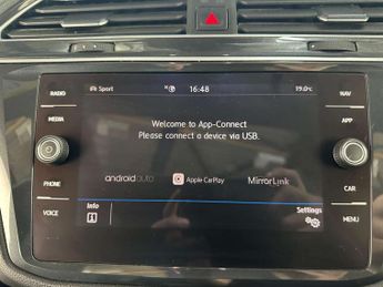 Volkswagen Tiguan 2.0 TDI R-Line Tech DSG Euro 6 (s/s) 5dr