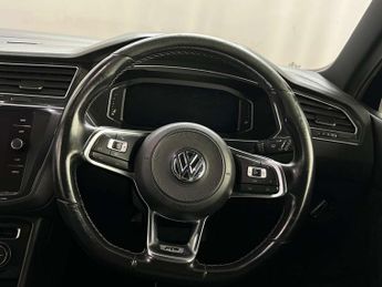 Volkswagen Tiguan 2.0 TDI R-Line Tech DSG Euro 6 (s/s) 5dr