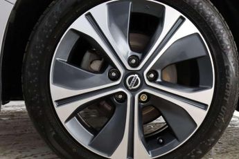 Nissan Leaf 40kWh Tekna Auto 5dr