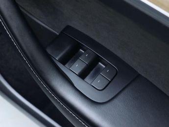 TESLA MODEL Y SUV 5dr Electric Auto RWD (346 ps)