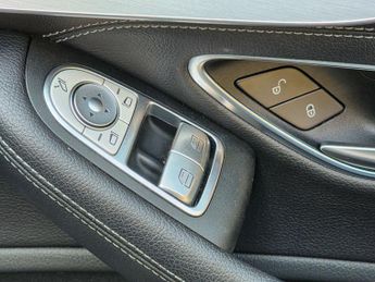 MERCEDES-BENZ C-CLASS 2.0 C 300 Sport Auto 2dr