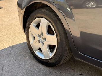 FORD FOCUS 1.6 Focus Style 100 Auto 5dr