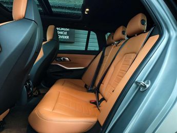 BMW 3 SERIES 3.0 M340i xDrive MHEV Auto 4WD 5dr
