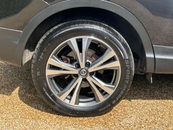 Nissan QASHQAI 1.3 Qashqai N-Connecta DiG-T Semi-Auto 5dr