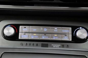 Hyundai KONA 39kWh Premium SUV 5dr Electric Auto (10.5kW Charger) (136 ps)