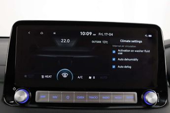 Hyundai KONA 39kWh Premium SUV 5dr Electric Auto (10.5kW Charger) (136 ps)