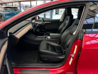 TESLA MODEL 3 Model 3 Long Range AWD 4WD 4dr