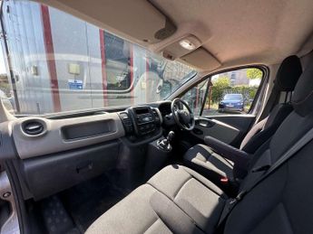 RENAULT Trafic 1.6 dCi ENERGY 29 Business+ Panel Van 5dr Diesel Manual LWB Stan