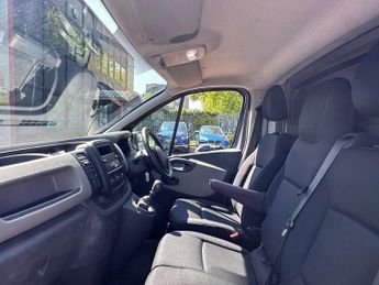 RENAULT Trafic 1.6 dCi ENERGY 29 Business+ Panel Van 5dr Diesel Manual LWB Stan