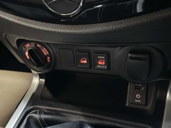 Nissan NP300 NAVARA 2.3 NP300 Navara N-Connecta dCi 4WD