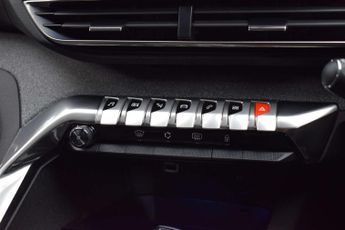 PEUGEOT 5008 1.5 5008 Allure Premium Blue HDi S/S Auto 5dr