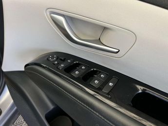 HYUNDAI TUCSON 1.6 Tucson Ultimate TGDi HEV Auto 5dr