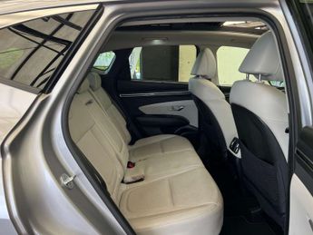 HYUNDAI TUCSON 1.6 Tucson Ultimate TGDi HEV Auto 5dr