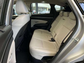 HYUNDAI TUCSON 1.6 Tucson Ultimate TGDi HEV Auto 5dr