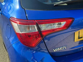 TOYOTA YARIS 1.5 Yaris Icon Tech VVT-i HEV CVT 5dr
