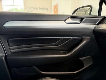 VOLKSWAGEN PASSAT 2.0 Passat R-Line TDI Semi-Auto 5dr