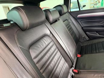 VOLKSWAGEN PASSAT 2.0 Passat R-Line TDI Semi-Auto 5dr