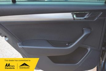 SKODA SUPERB 1.6 Superb SE Technology TDI Semi-Auto 5dr