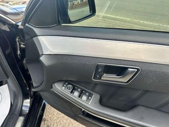 MERCEDES-BENZ E-CLASS 2.1 E250 Sport CDi BlueEfficiency Auto 4dr