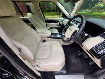 LAND ROVER RANGE ROVER 4.4 Range Rover Vogue SE SDV8 Auto 4WD 5dr