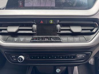 BMW 1 SERIES 1.5 116D SE Auto 5dr