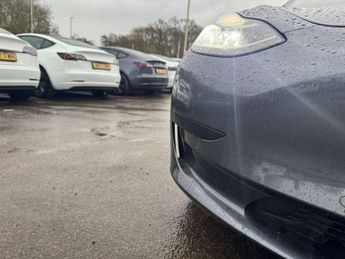TESLA MODEL 3 Model 3 Standard Range + 4dr
