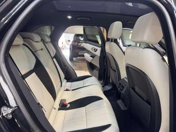 LAND ROVER RANGE ROVER VELAR 2.0 Range Rover Velar R-Dynamic SE D180 Auto 4WD 5dr