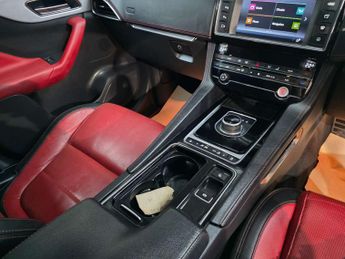 Jaguar F-Pace 2.0 D240 R-Sport SUV 5dr Diesel Auto AWD Euro 6 (s/s) (240 ps)