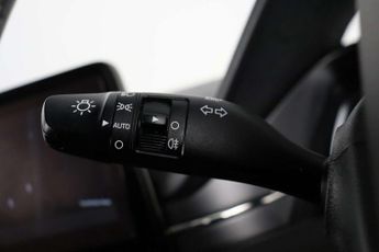 Hyundai IONIQ 38.3kWh Premium Hatchback 5dr Electric Auto (136 ps)