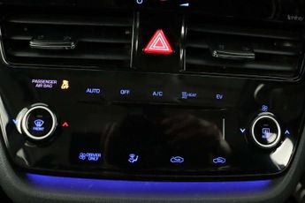 Hyundai IONIQ 38.3kWh Premium Hatchback 5dr Electric Auto (136 ps)