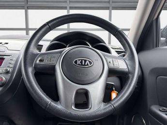 Kia Soul 1.6 CRDi Tempest SUV 5dr Diesel Auto Euro 4 (126 bhp)