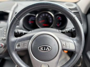 Kia Soul 1.6 CRDi Tempest SUV 5dr Diesel Auto Euro 4 (126 bhp)