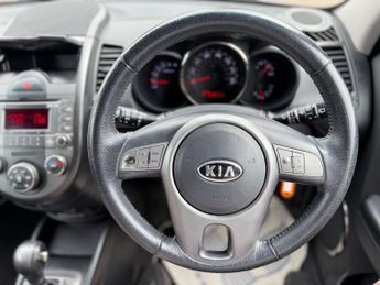 Kia Soul 1.6 CRDi Tempest SUV 5dr Diesel Auto Euro 4 (126 bhp)