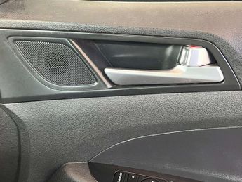 Hyundai TUCSON Hyundai TUCSON 1.6 CRDi SE Nav SUV 5dr Diesel DCT Euro 6 (s/s) (
