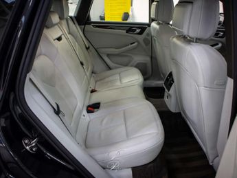 PORSCHE MACAN 3.0 Macan S D Semi-Auto 4WD 5dr