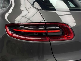 PORSCHE MACAN 3.0 Macan S Semi-Auto 4WD 5dr