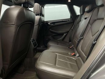 PORSCHE MACAN 3.0 Macan S Semi-Auto 4WD 5dr