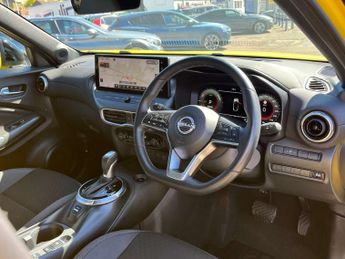 NISSAN JUKE 1.6 Juke N-Connecta HEV CVT 5dr