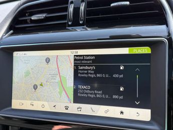 Jaguar F-PACE 2.0 F-PACE Chequered Flag AWD D Auto 4WD 5dr