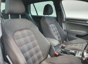 Volkswagen Golf 2.0 Golf GTi Semi-Auto 5dr