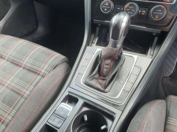 Volkswagen Golf 2.0 Golf GTi Semi-Auto 5dr