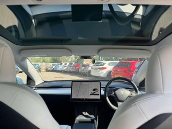 TESLA MODEL 3 Model 3 Standard Range + 4dr