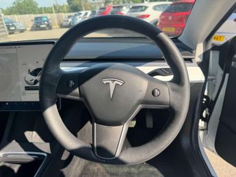 TESLA MODEL 3 Model 3 Standard Range + 4dr