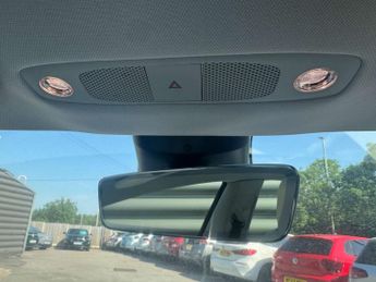 TESLA MODEL 3 Model 3 Standard Range + 4dr
