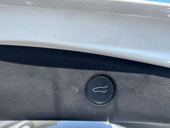 TESLA MODEL 3 Model 3 Standard Range + 4dr