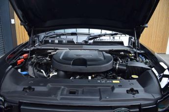 Land Rover DEFENDER 3.0 Defender SE D MHEV Auto 4WD 5dr