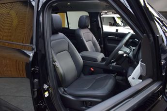 Land Rover DEFENDER 3.0 Defender SE D MHEV Auto 4WD 5dr