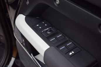 Land Rover DEFENDER 3.0 Defender SE D MHEV Auto 4WD 5dr